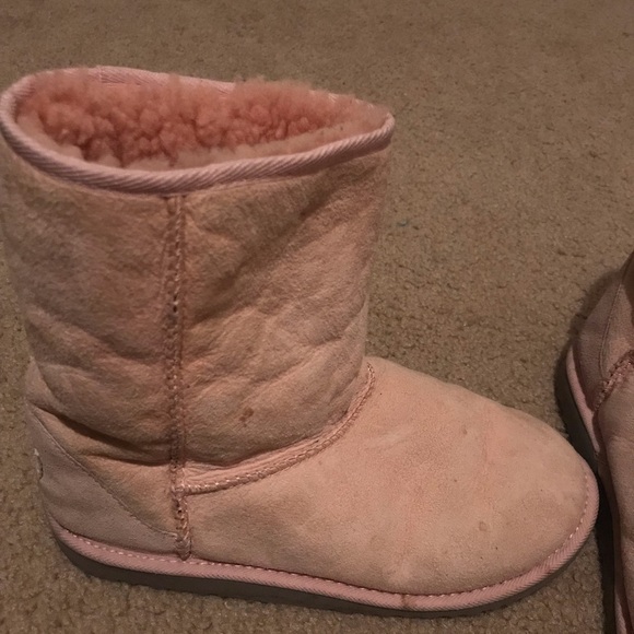 Pink uggs size 5 used condition gray soles - Picture 2 of 8
